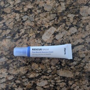 Hero Rescue Balm Post-Blemish Recovery Cream — Blue and White